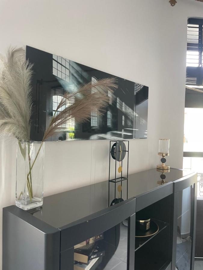 Appartamento Apartament W Centrum Przy Studni 102M2 Chełm Esterno foto